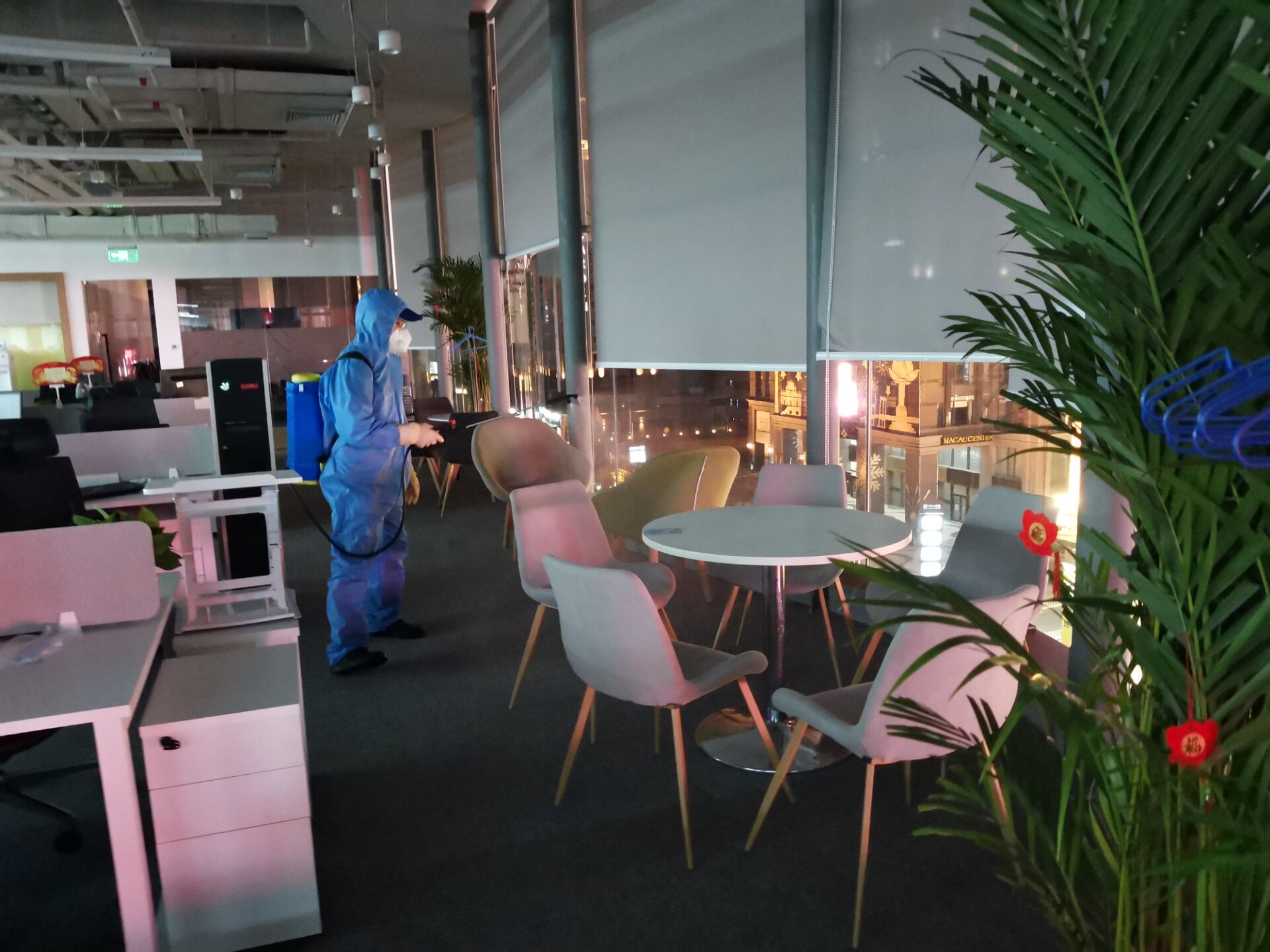 辦公室消毒公司的報(bào)價(jià)培訓(xùn)學(xué)習(xí)操作空氣消毒設(shè)備