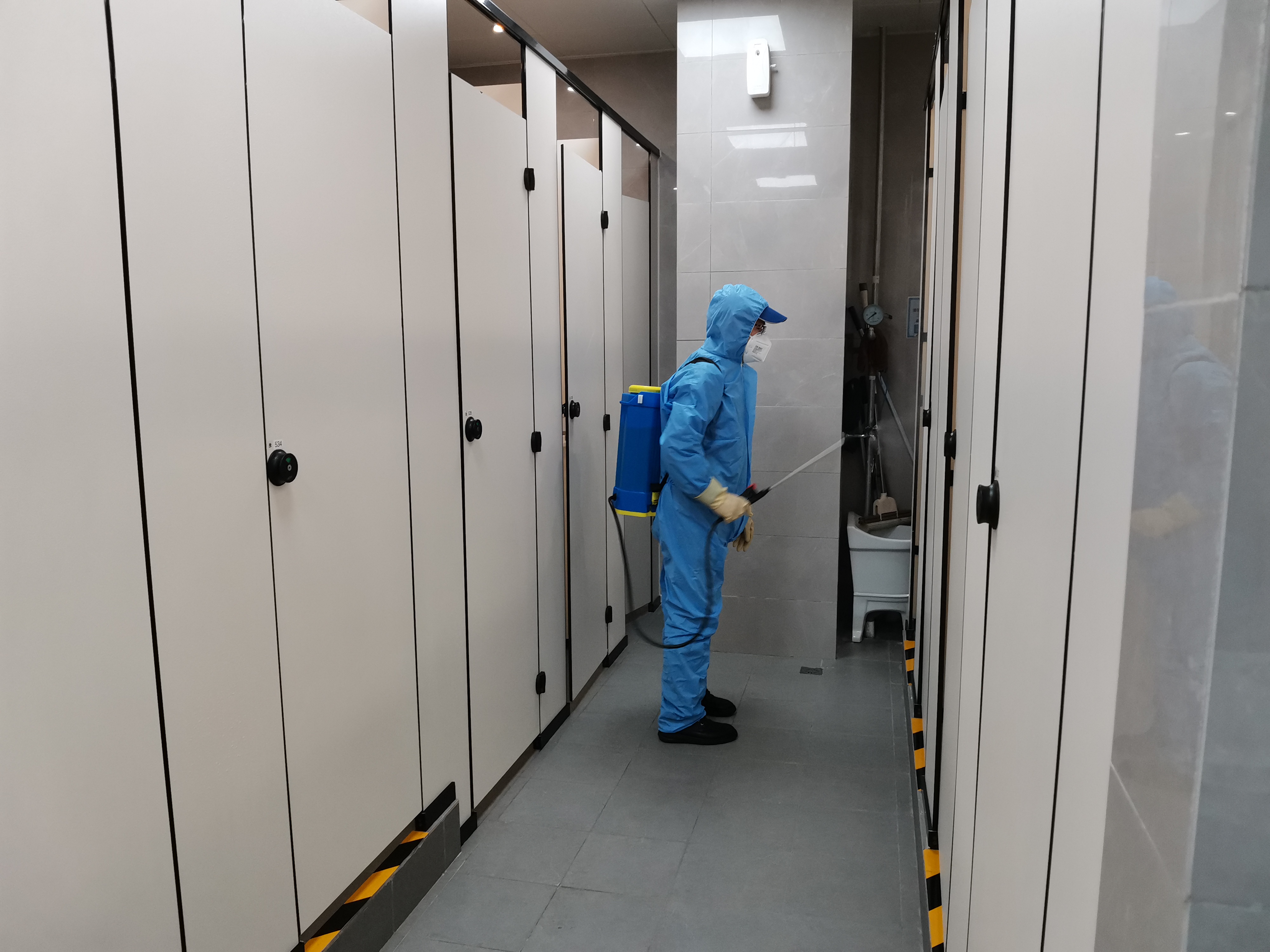 大廈室內(nèi)消毒公司的報價消毒殺菌設(shè)備應(yīng)用程度非常廣泛