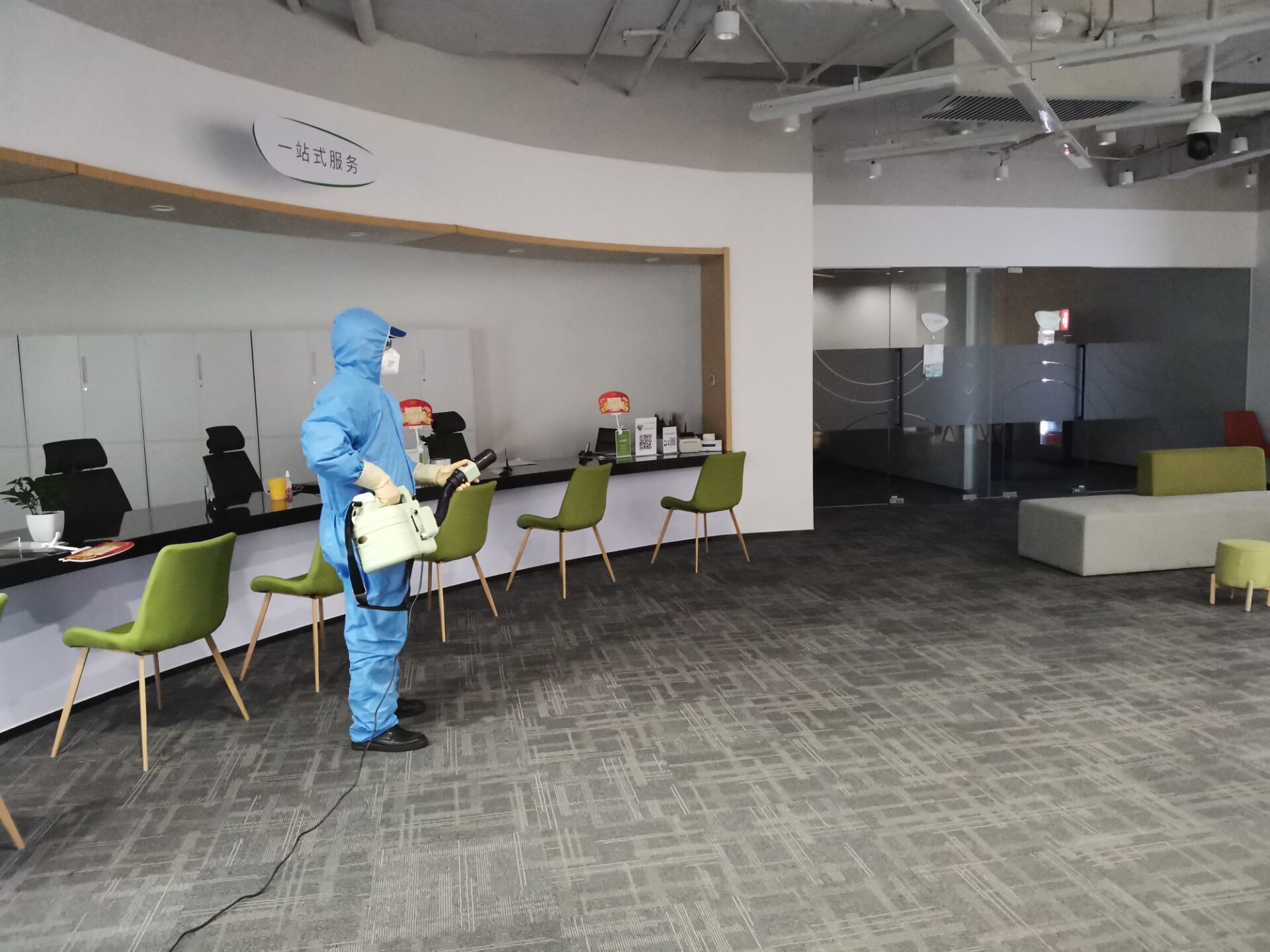 大廈室內(nèi)消毒公司的報價主要看噴霧機(jī)器機(jī)內(nèi)軸承油的狀態(tài)