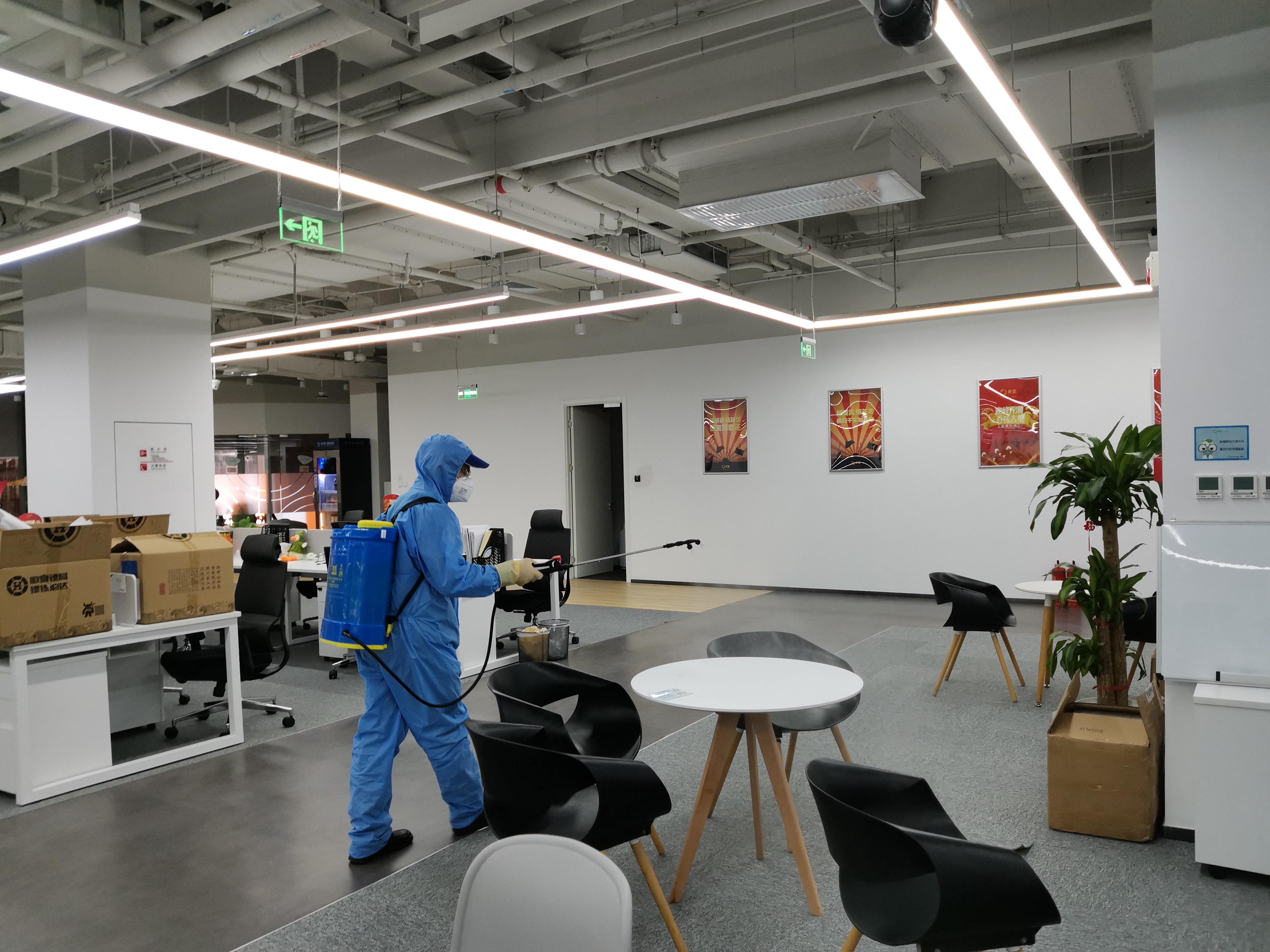 辦公區(qū)室內(nèi)消毒公司的報(bào)價(jià)消殺設(shè)備性能優(yōu)良價(jià)格便宜